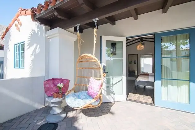 Courtyard King Studio