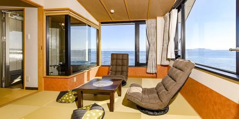 Luxury Oda