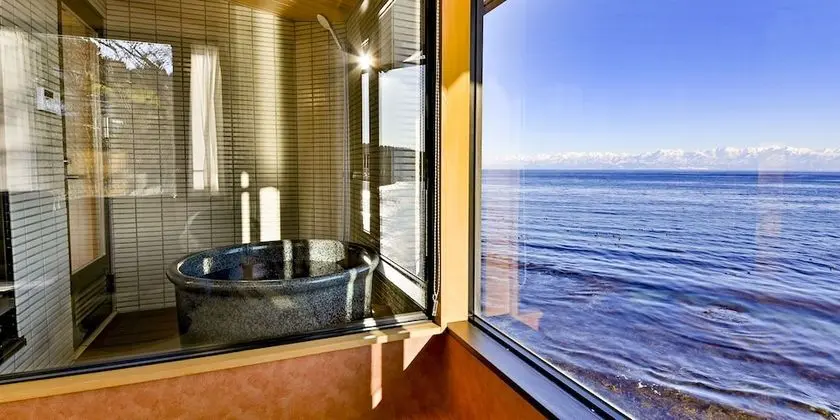 Luxury Oda