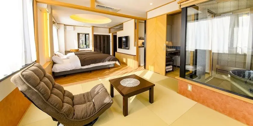 Luxury Oda