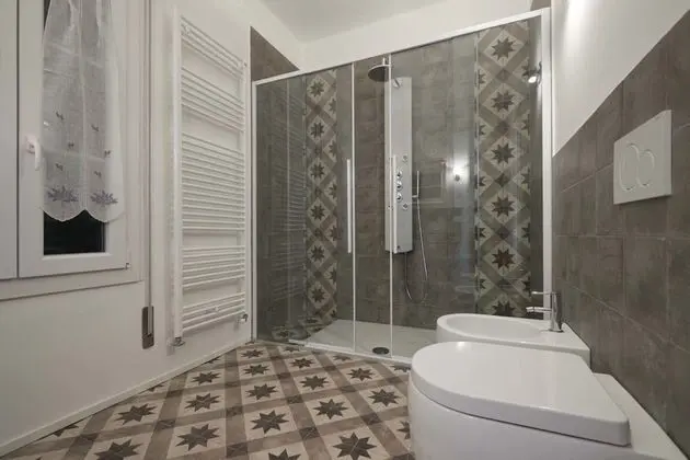 Tek Büyük Yataklı Oda, Balkon