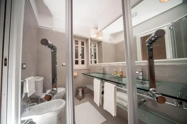 Deluxe Tek Büyük Yataklı Oda, Özel Banyo