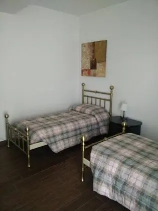 İki Ayrı Yataklı Oda, 2 Tek Kişilik Yatak, Ortak Banyo