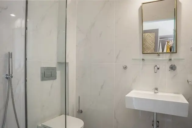 Standard Tek Büyük veya İki Ayrı Yataklı Oda