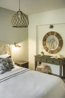 Tek Büyük veya İki Ayrı Yataklı Oda, Bahçe Manzaralı