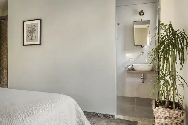 Tek Büyük veya İki Ayrı Yataklı Oda, Bahçe Manzaralı