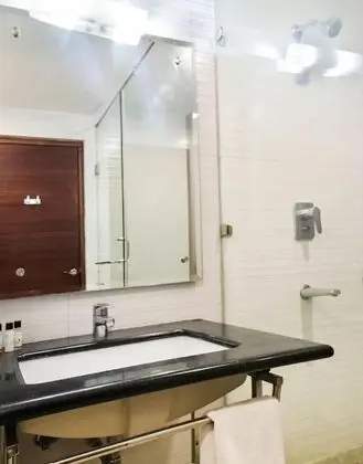 Club Tek Büyük Yataklı Oda