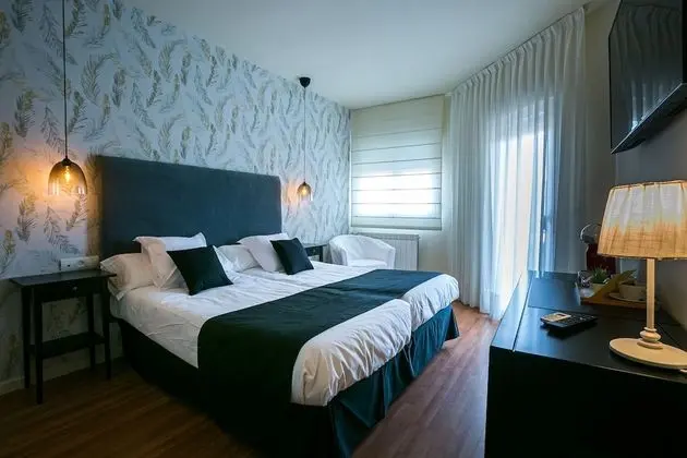 Tek Büyük veya İki Ayrı Yataklı Oda, Dağ Manzaralı