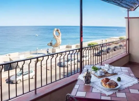 Dört Kişilik Oda (Lipari)