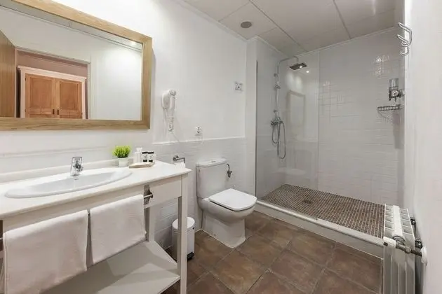 Basic Tek Büyük Yataklı Oda, Şehir Manzaralı