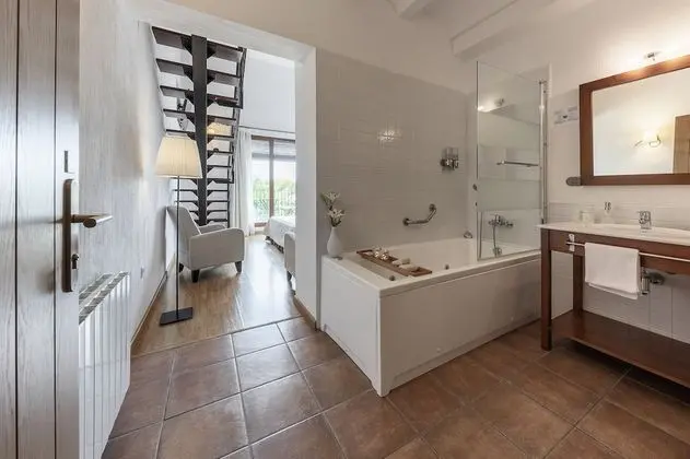 Junior Tek Büyük Yataklı Oda, Sıcak Su Küveti, Dağ Manzaralı