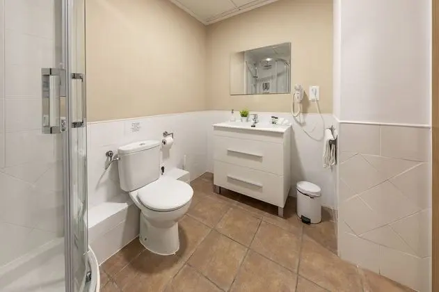 Standard Tek Büyük Yataklı Oda