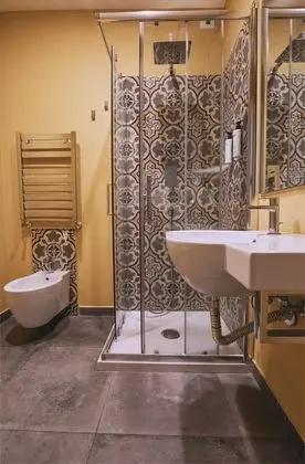 Classic Tek Büyük Yataklı Oda