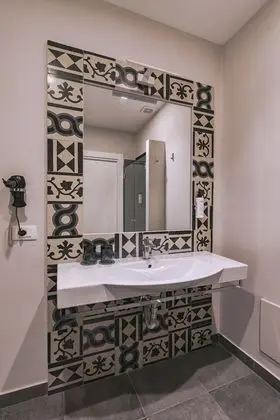 Classic Tek Büyük Yataklı Oda