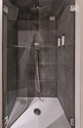 Classic Tek Büyük Yataklı Oda