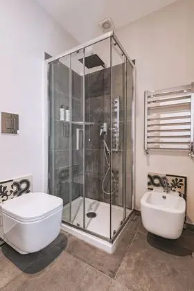 Classic Tek Büyük Yataklı Oda