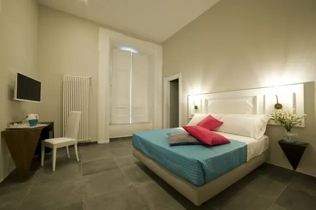 Classic Tek Büyük Yataklı Oda