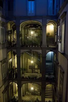 Classic Tek Büyük Yataklı Oda