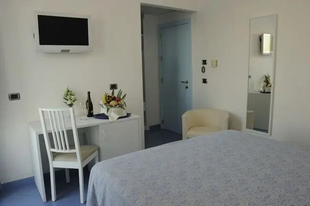 Tek Büyük veya İki Ayrı Yataklı Oda, Deniz Manzaralı