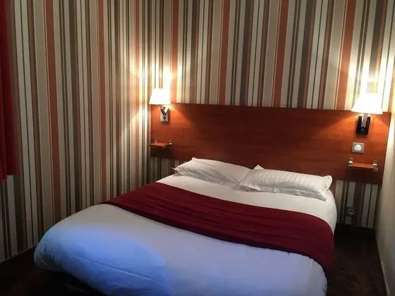 Büyük Yataklı Tek Kişilik Oda