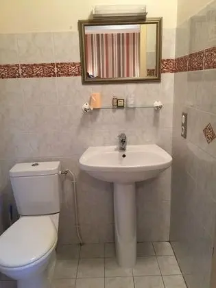 Büyük Yataklı Tek Kişilik Oda