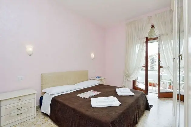 Tek Büyük veya İki Ayrı Yataklı Oda