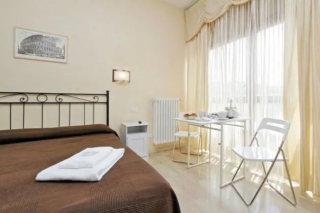 Tek Büyük Yataklı Oda, Balkon