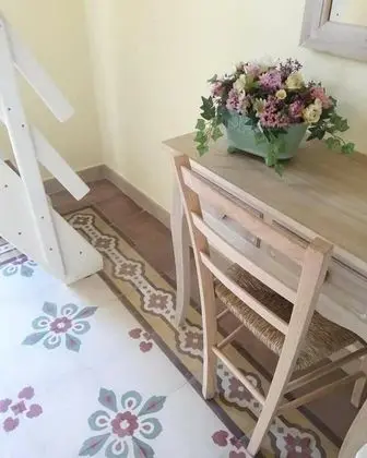 Üç Kişilik Oda, Sigara İçilmez