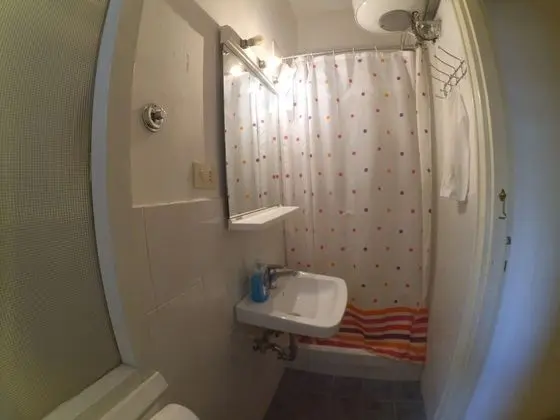 Büyük Yataklı Tek Kişilik Oda, Ortak Banyo