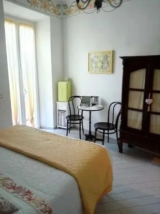 Tek Büyük Yataklı Oda (Scheggia di Sole)