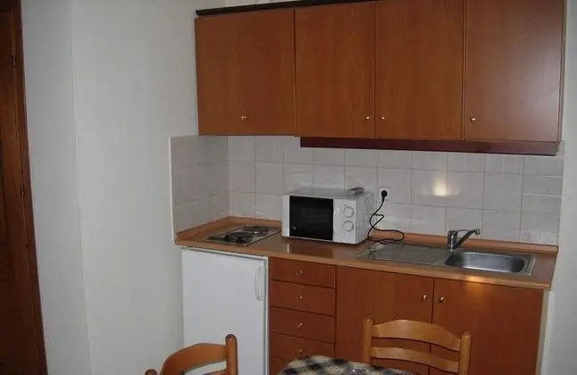Tek Büyük Yataklı Oda, Küçük Mutfak, Tepe Manzaralı