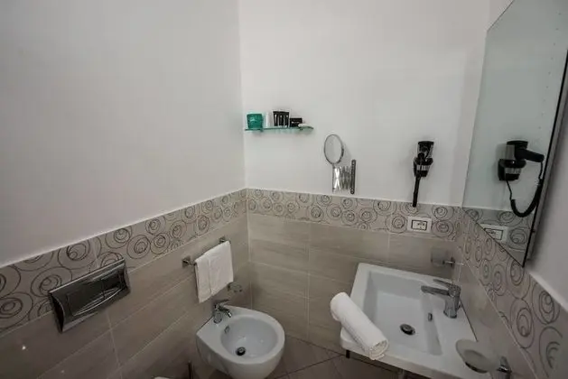 Üç Kişilik Oda