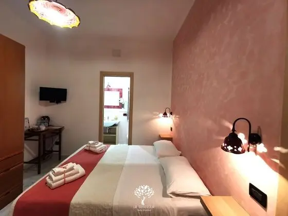 Tek Büyük veya İki Ayrı Yataklı Oda, Özel Banyo (Orchidea)