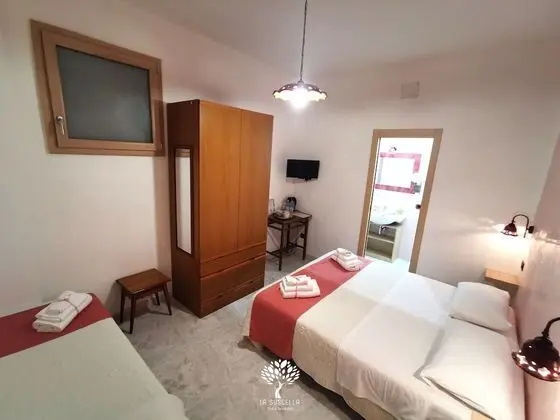 Tek Büyük veya İki Ayrı Yataklı Oda, Özel Banyo (Orchidea)
