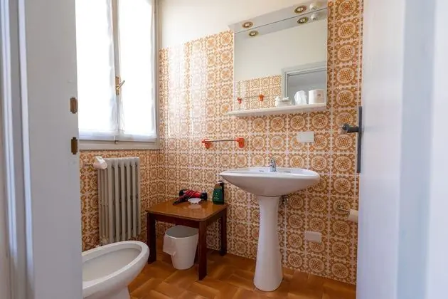 Basic Tek Büyük veya İki Ayrı Yataklı Oda