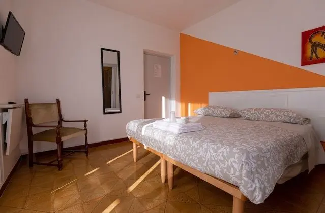 Panoramic Tek Büyük veya İki Ayrı Yataklı Oda