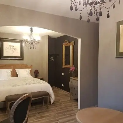 Üç Kişilik Oda (Dalila)