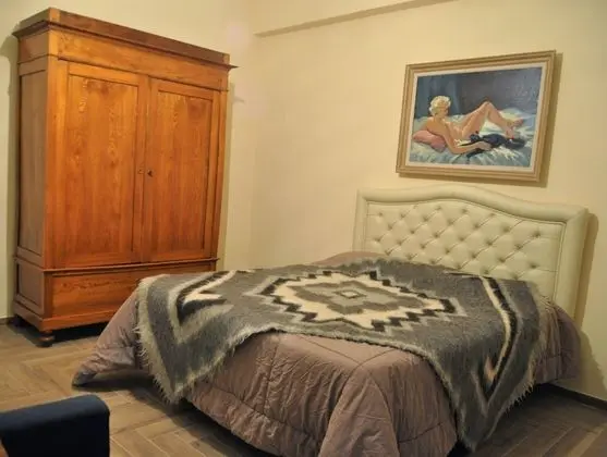 Tek Büyük Yataklı Oda (with extra bed)