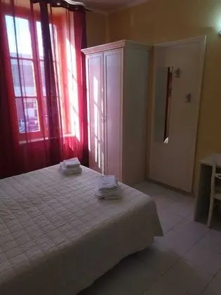 Büyük Yataklı Tek Kişilik Oda