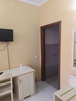 Büyük Yataklı Tek Kişilik Oda