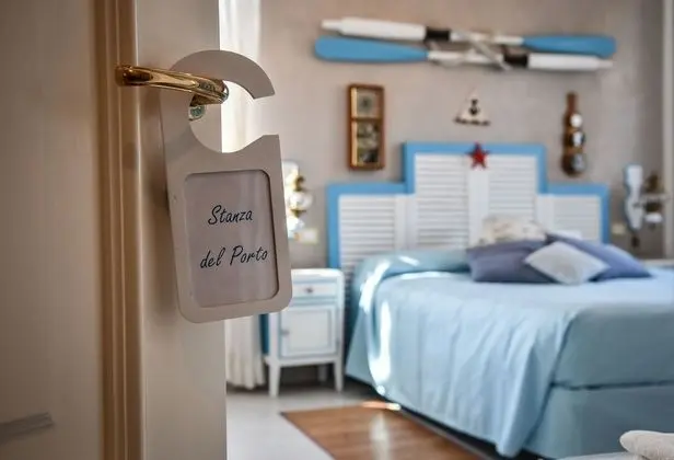 Üç Kişilik Oda (Stanza del Porto)
