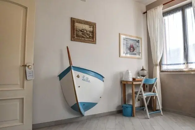 Üç Kişilik Oda (Stanza del Porto)