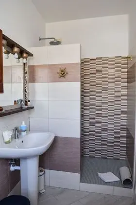 Üç Kişilik Oda (Stanza del Porto)