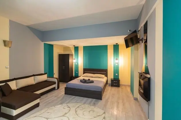 Stüdyo, Bahçe Manzaralı