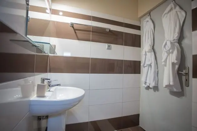 Stüdyo, Bahçe Manzaralı