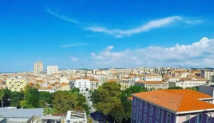 Deluxe Tek Büyük Yataklı Oda, 1 Büyük (Queen) Boy Yatak, Şehir Manzaralı, Kule