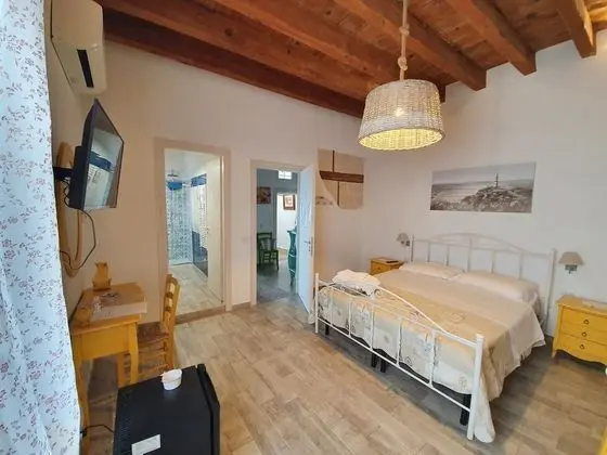 Standard Tek Büyük Yataklı Oda