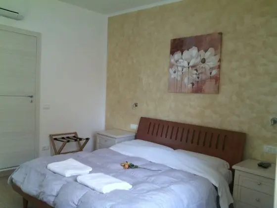 Deluxe Tek Büyük Yataklı Oda, Kısmi Deniz Manzaralı