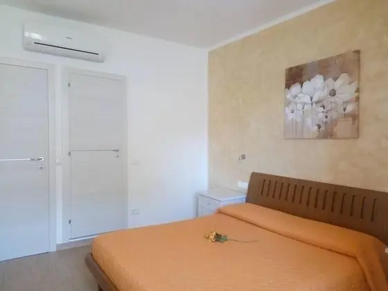 Deluxe Tek Büyük Yataklı Oda, Kısmi Deniz Manzaralı