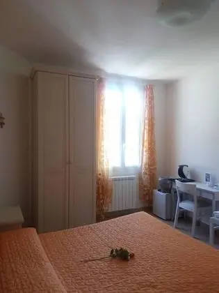 Deluxe Tek Büyük Yataklı Oda, Kısmi Deniz Manzaralı